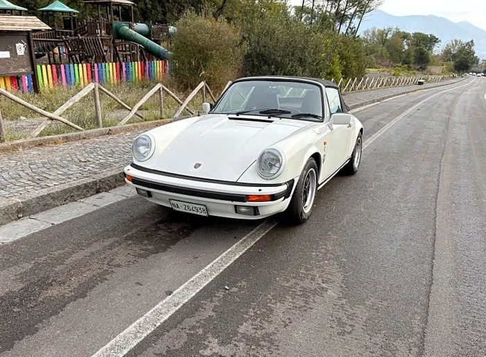 Porsche - 911 Carrera 3.2 cabriolet - 1985