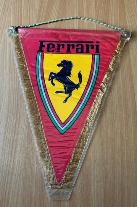 Very Rare Large 1970s Gagliardetto Ufficiale Ferrari Deadstock Museum-Grade Collectible in Original - Ferrari - 1970