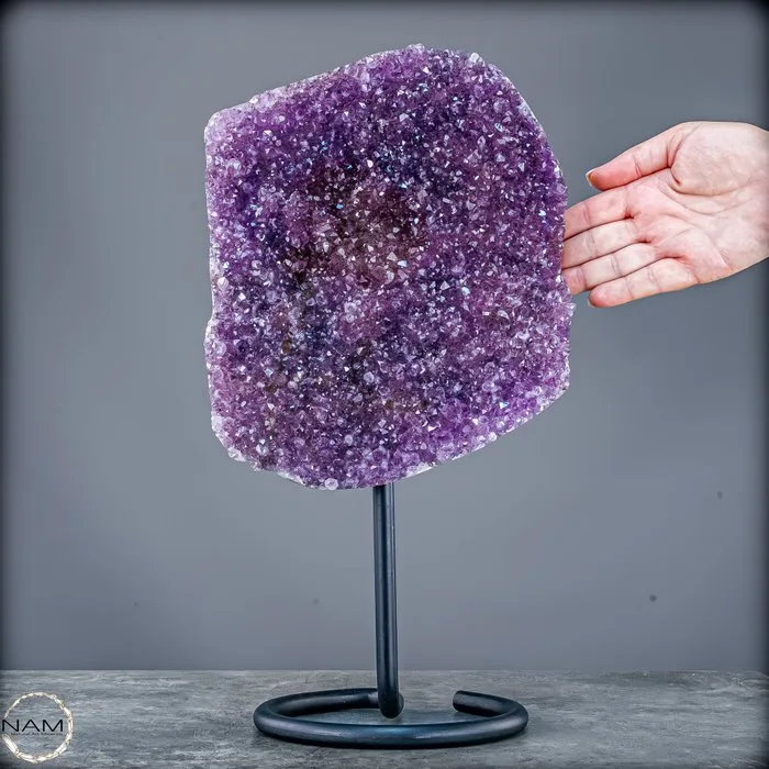 Radiant amethyst on a metal stand – elegance in violet splendor. Uruguay- 6472.42 g