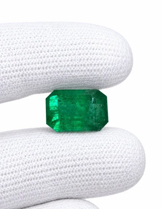 1 pcs Green Emerald - 3.71 ct - International Gemological Institute (IGI)