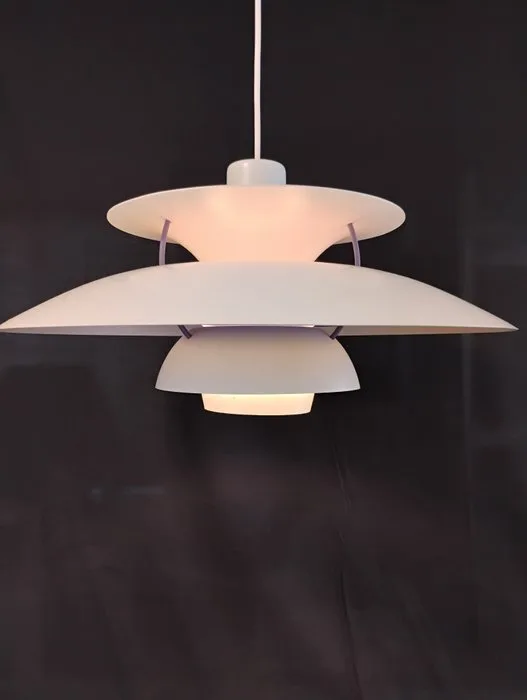 Louis Poulsen - Poul Henningsen - Hanging lamp - PH5 - Aluminium - World known PH5