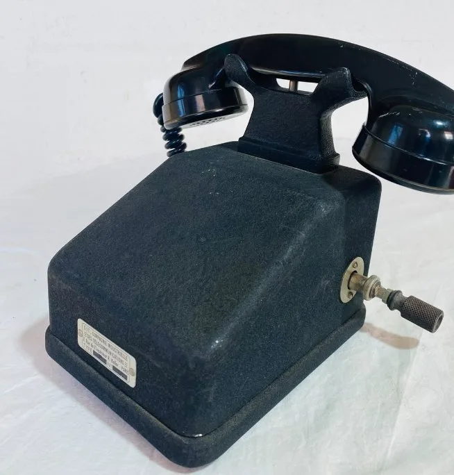 C.I.T. – Compagnie Industrielle des Télécommunications l’Ingénieur R. Keller – Paris - Analogue telephone - Bakelite, Metal, Brass - magneto, hand-cranked
