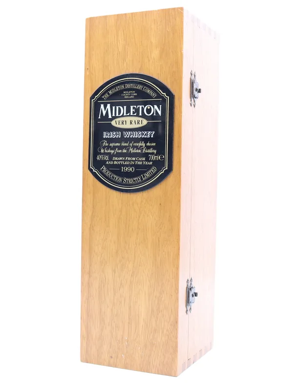 Midleton – Very Rare 1990 Bottle No. 2812