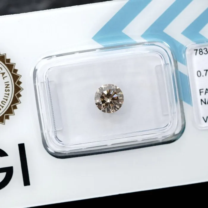 1 pcs Diamond (Natural coloured) - 0.75 ct - Round - Fancy Brownish Yellow - VS2 - International Gemological Institute (IGI)