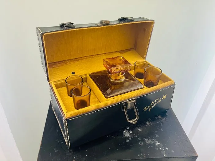 Liquor cabinet - Glass, Leather - Liqueur cellar