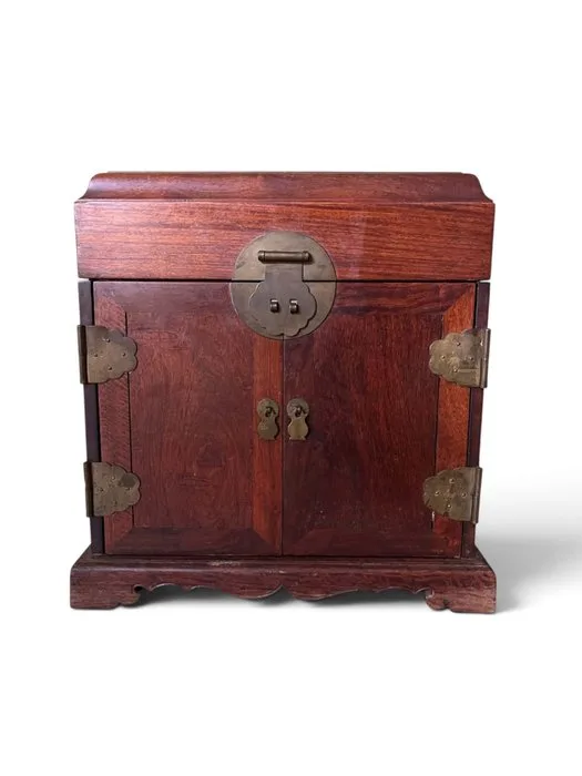 Storage trunk - Tulipwood - China - Qing Dynasty (1644-1911) - Guanpixiang