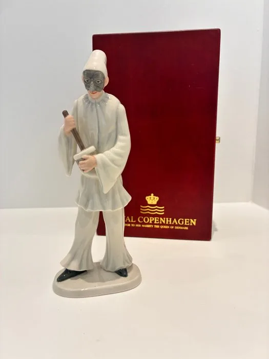 Royal Copenhagen - Figure - Pulcinella – Commedia dell'Arte #064 (with box) - Porcelain