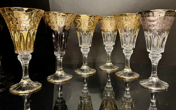 La maison du Lia - Wine glass (6) - Opulent carved, two-tone, pantographed and hand-decorated chalices - 24kt gold