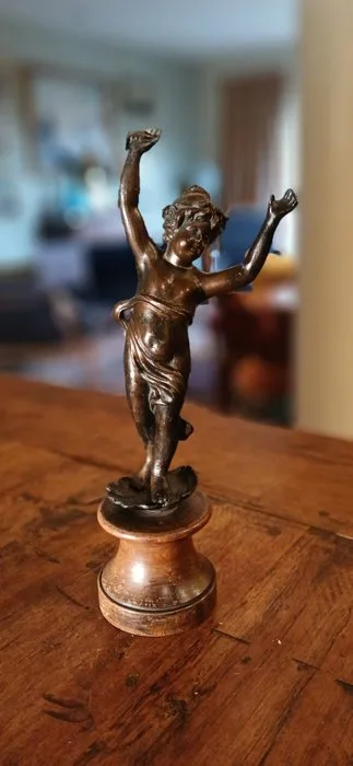 19th century - Sculpture, Allegorie de la dance - after E.Plat on wooden pedestal - 28 cm - Patinated bronze