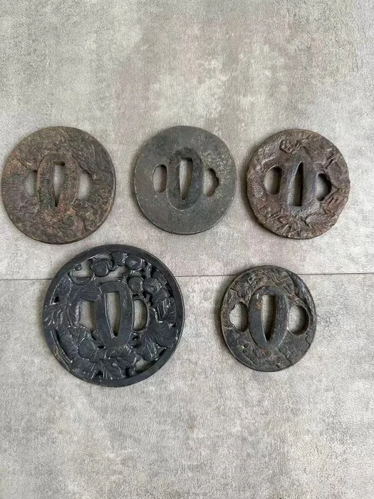 Japan - Five sword guards from the Edo period of Japan. - Sword scabbard fitting - 1800-1850