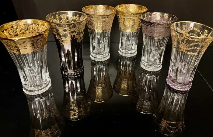 La maison du Lia - Drinking set (6) - Spectacular aperitif or cocktail glasses in cut crystal, two-tone, with manual pantograph. - 24kt gold