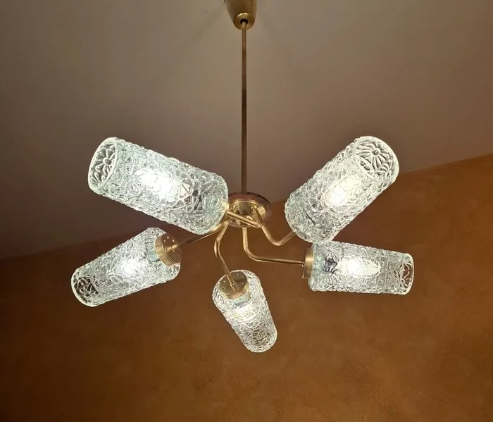 Chandelier - Mid-Century Sputnik chandelier – Brass & ice glass (5-arm) – 1960s modular & flexible - Glass, Brass, Wood