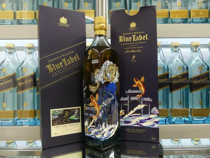 Johnnie Walker Blue Label China Carp and Dragon - 2017 Limited Edition one of 3888 - b. 2017 - 750ml