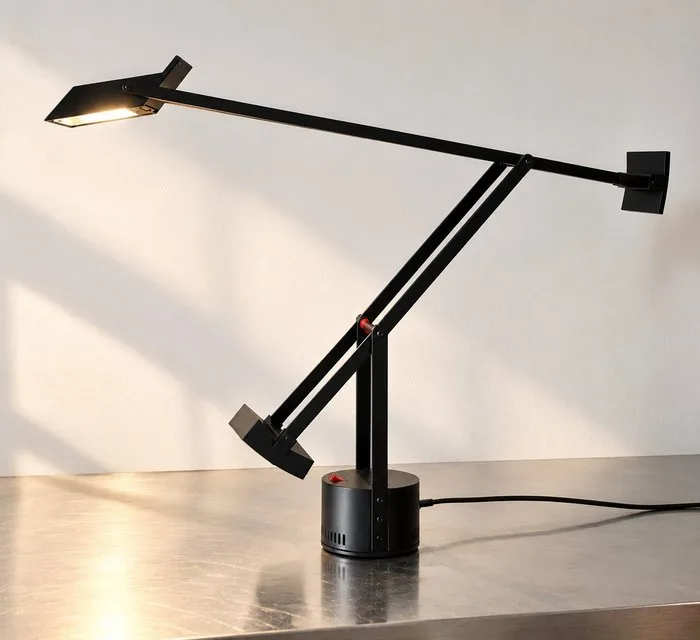 Artemide - Artemide – Tizio Early Production “Patent Pending” – Richard Sapper – 1970s – Iconic Italian Design - Table lamp - Tizio - Metal, Aluminium