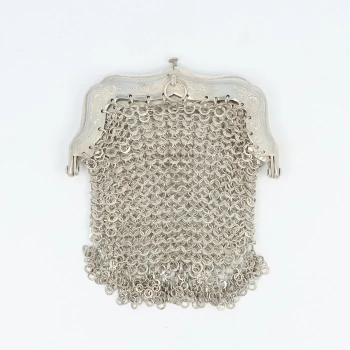 Willem de Pleijt (Schoonhoven, 1851-1878) Malienkolderbeurs. - Bi-fold wallet