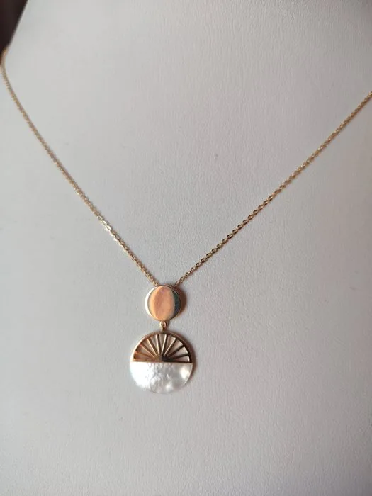 Necklace with pendant - 19.2 kt. Yellow gold