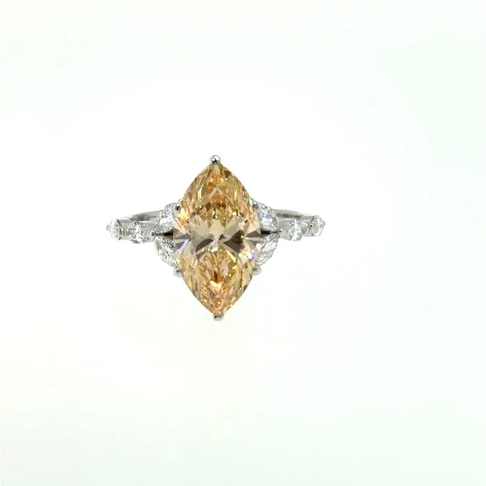 Ring - 14 kt. White gold - 4.02ct. tw. Yellow Diamond (Fancy coloured lab-grown diamond) - Diamond