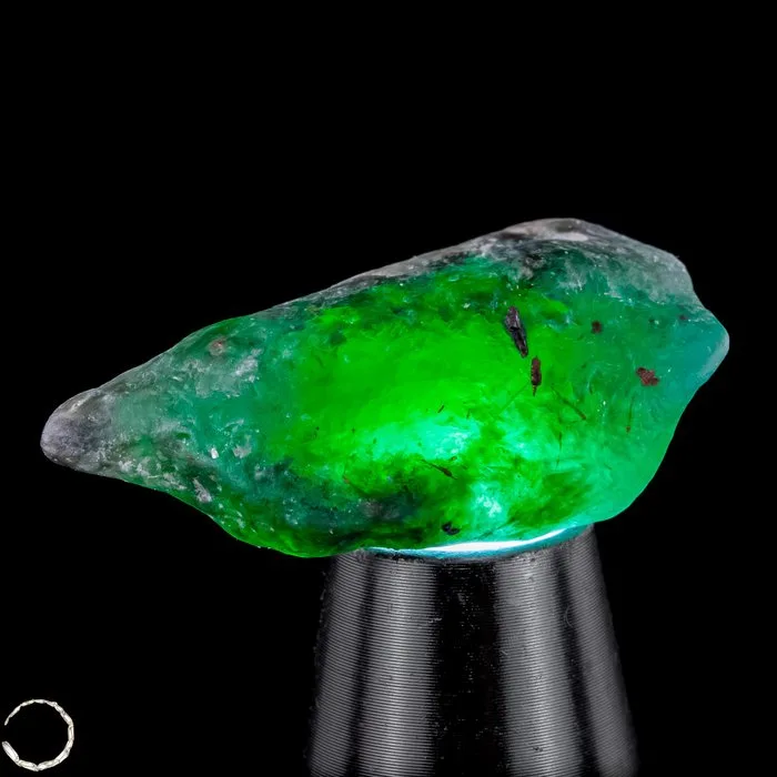 Natural Colombian green emerald, unprocessed. Gemstones 34.05 ct- 6.81 g