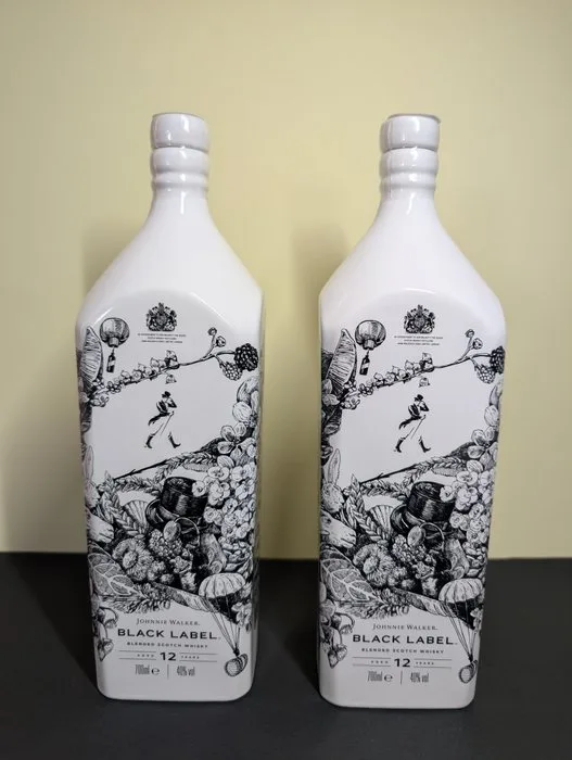 Johnnie Walker 12 years old Black Label - Bottle for Life printed with Air Ink - Nouch Edition - 70cl - 2 bottles