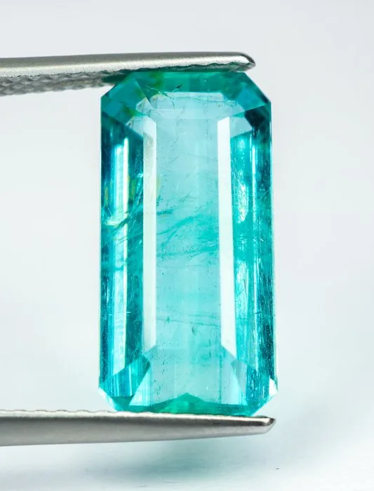 Emerald - 6.15 ct - Gem Report Antwerp (GRA) - Green (Minor Oil)