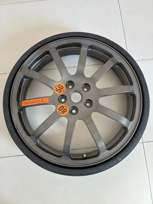 Tyre complete on wheel (1) - Ferrari - Ruotino di scorta pieghevole originale Ferrari 458 / 488 - Vredestein Space Master 20" - After 2000