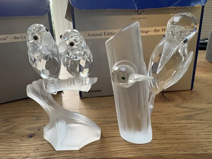 Swarovski - Figurine - Annual Edition 1987 Togetherness - the Lovebirds; Annual Edition 1988 Sharing - the Woodpeckers (2) - Crystal, Glass