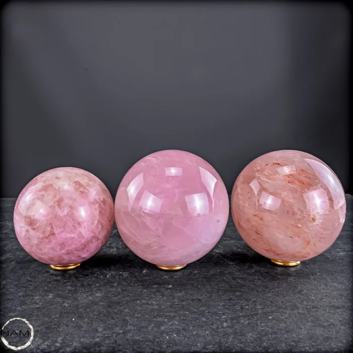 Rose Quartz & Fire Quartz Ball Trio – Three one-of-a-kind pieces in delicate rosé and fiery depth- 3221.19 g - (3)