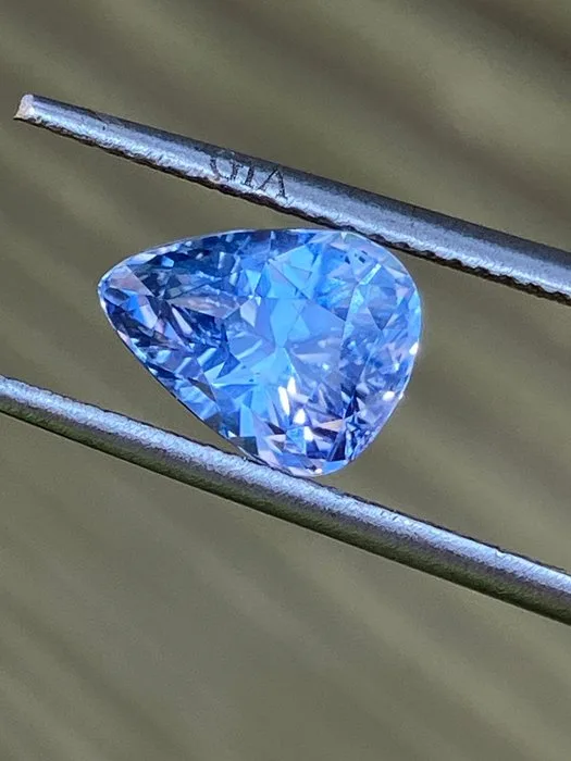 1 pcs Blue Sapphire - 3.09 ct - Gemological Institute of America (GIA)