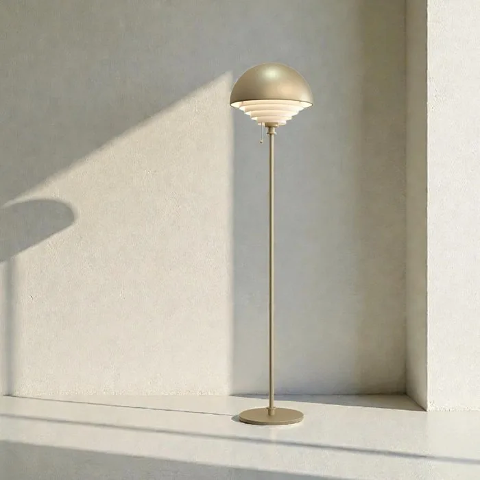 Herstal - Mikael Berlin - Floor lamp - MOTOWN Floor Lamp Gold/Brass - Steel, Plastic