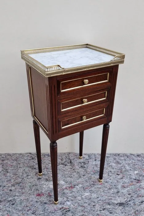 Directoire stijl - Table de Chevet - Side table - Mahogany, Marble, Brass, Bronze
