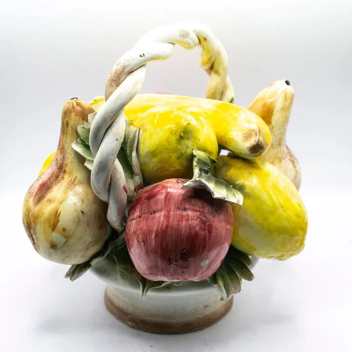 Centrepiece - Large hand-painted ceramic fruit basket – Italy, 1960s/1970s – 2.3 kg