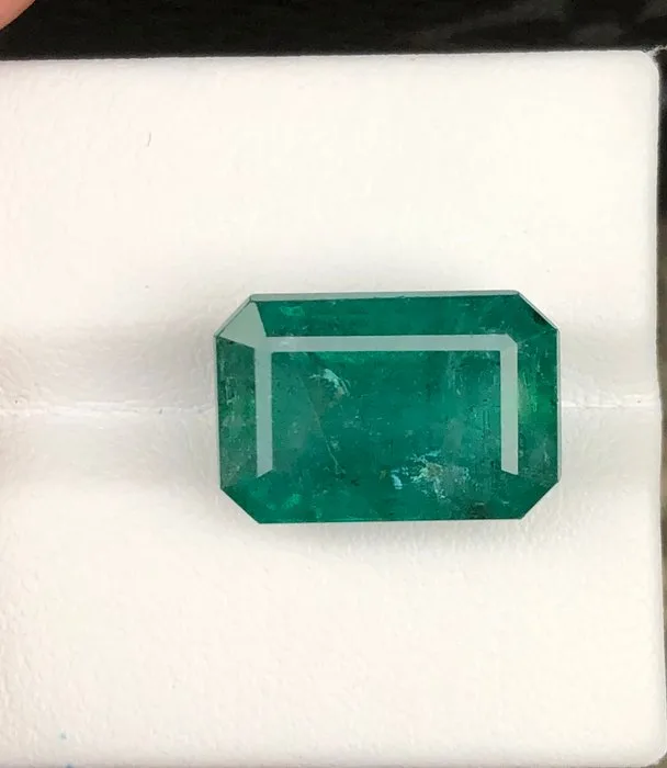 1 pcs Green Emerald - 10.58 ct - International Colored Gemstone Association (ICA GemLab)