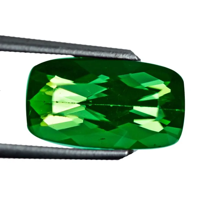 Green Tourmaline - 4.69 ct - International Gemological Institute (IGI)