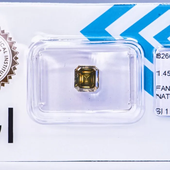 1 pcs Diamond (Natural coloured) - 1.45 ct - Emerald - Fancy deep Greenish, Brownish Yellow - SI1 - International Gemological Institute (IGI) - VG VG