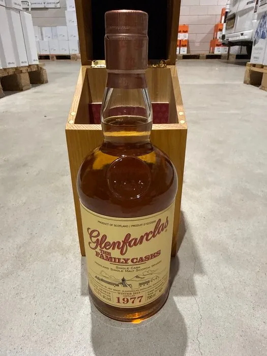 Glenfarclas 1977 Sherry Hogshead no. 7293 - b. 2019 - 70cl