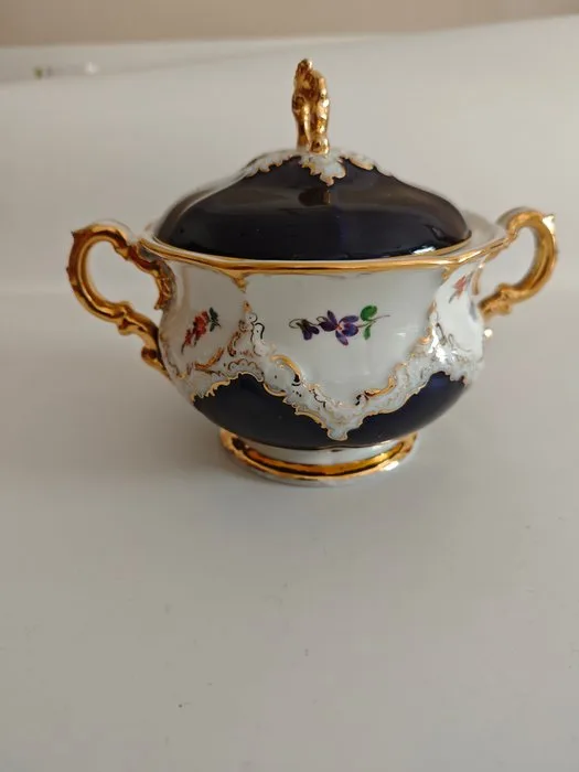 Meissen - Ernst August Leuteritz - Sugar pot - Softpaste porcelain