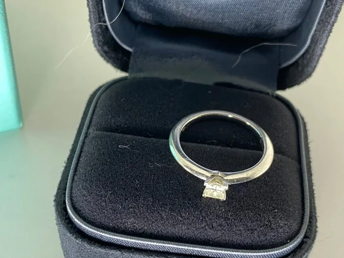 Tiffany & Co. - Engagement ring - Tiffany Edge Platinum - 0.24ct. tw. Diamond (Natural)