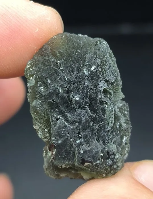 Moldavite from Brusná, South Bohemia - Height: 28 mm - Width: 20 mm - 8.7 g