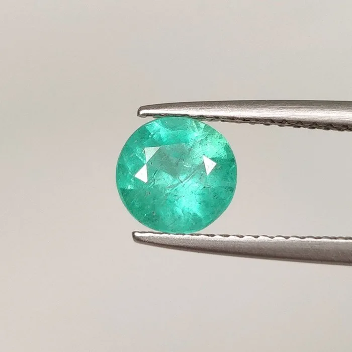 1 pcs Green Emerald - 1.09 ct - International Gemological Institute (IGI) - AAA+ Color !