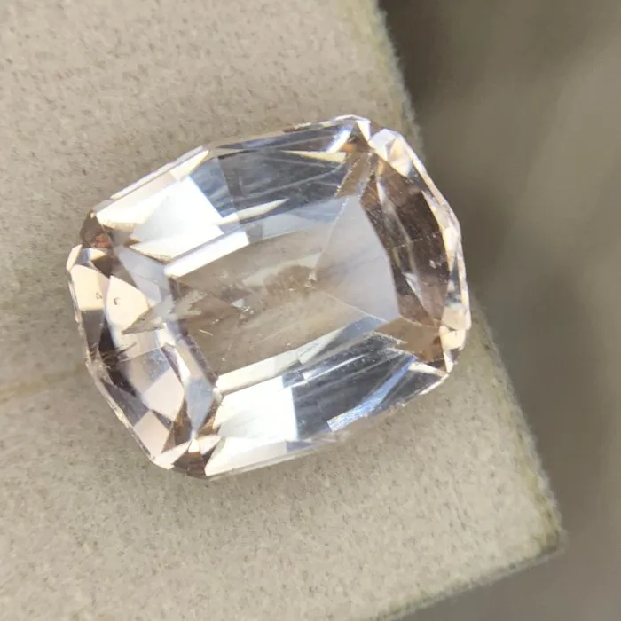 1 pcs Orange, Pink Topaz - 16.85 ct - International Colored Gemstone Association (ICA GemLab)