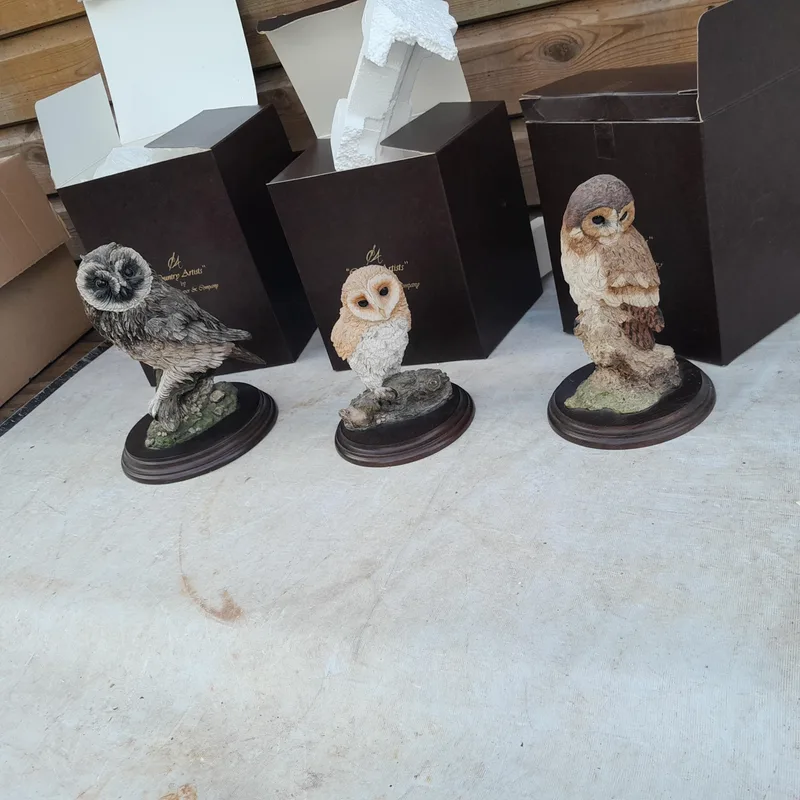 Three Country Artists resin owls in boxes of issue in good order