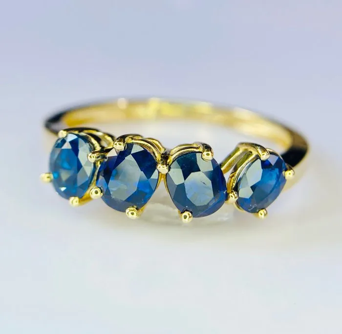 Ring - 14 kt. Yellow gold - 1.60ct. tw. Sapphire - Diamond