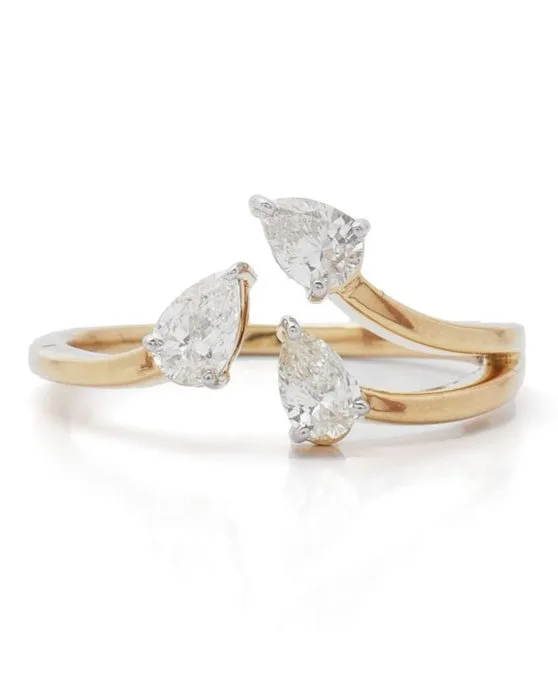 Statement ring - 14 kt. Yellow gold - 0.51ct. tw. Diamond (Natural) - Three Pear Diamond Bypass Ring