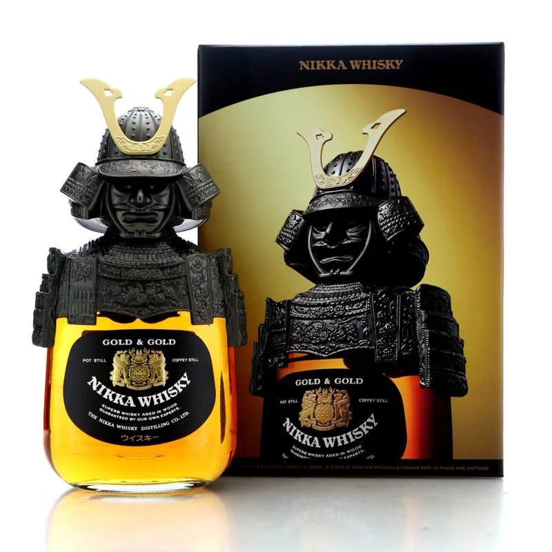 Nikka Gold and Gold with Knight Ornament (75cl, 43%)