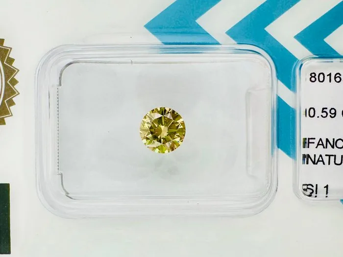 1 pcs Diamond (Natural coloured) - 0.59 ct - Round - Fancy deep Greenish, Brownish Yellow - SI1 - International Gemological Institute (IGI) - NATURAL VG/VG/VG