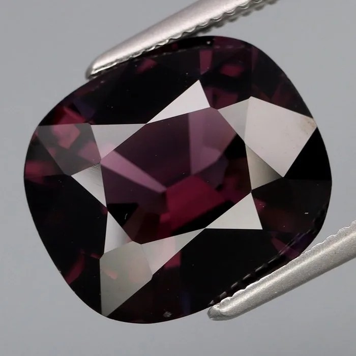 1 pcs Grey, Purple Spinel - 6.05 ct - International Gemological Institute (IGI) - Deep Grey purple Spinel