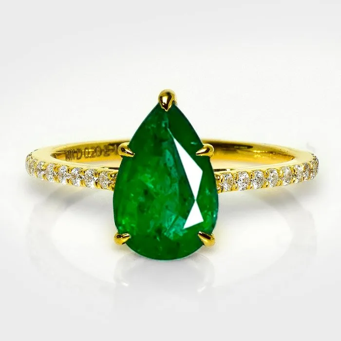 Ring - 14 kt. IGI 1.60 ct Zambia Green, Yellow gold - 1.80ct. tw. Emerald - Diamond