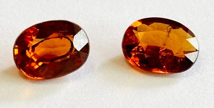 2 pcs Orange Garnet, Hessonite - 5.95 ct - Antwerp Laboratory for Gemstone Testing (ALGT)