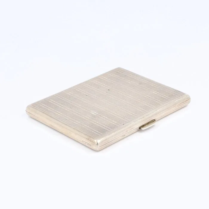 Guilloché decor sigaretten etui. - Cigarette holder -.835 silver