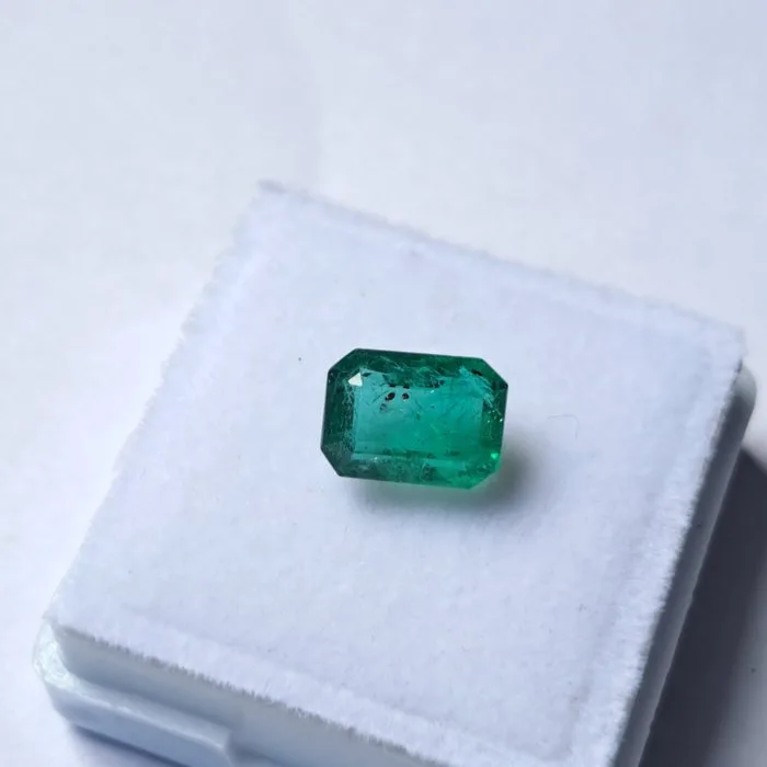 1 pcs Green Emerald - 1.85 ct - International Gemological Institute (IGI)